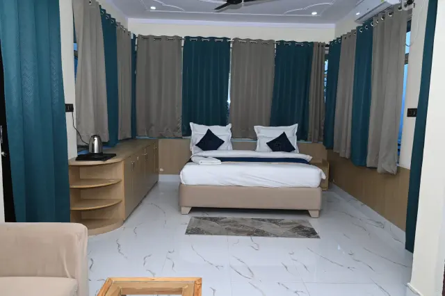 Prakriti Hill Resort - Tripple Room